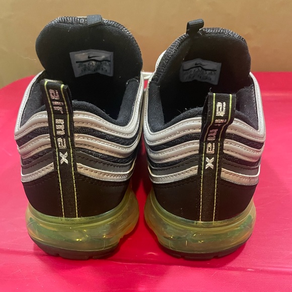 Nike Air Vapormax Silver and Black main image 14